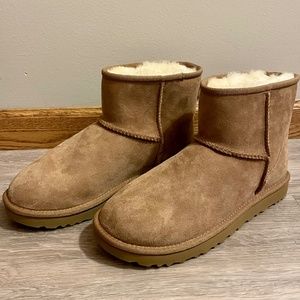 UGG Classic Mini II